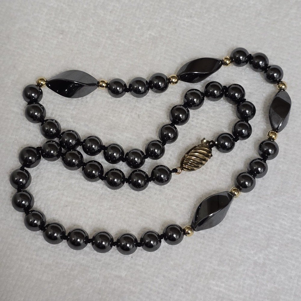 Beautiful Vintage Gold Tone Hematite Stone Bead Necklace 20 Inches